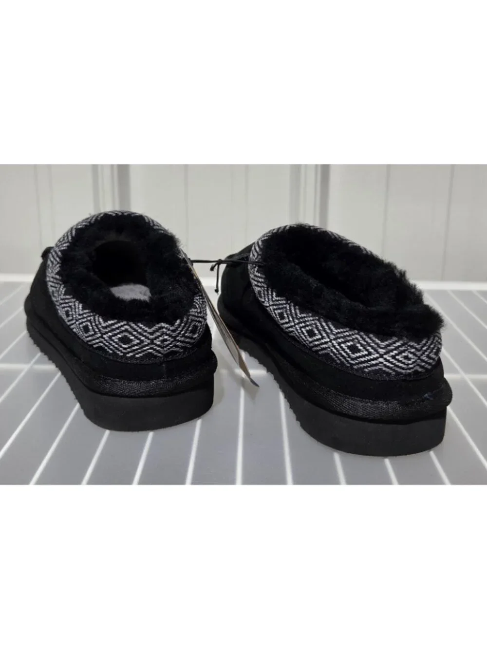 Dluxe by Dearfoams Lith Black Genuine Suede Shearling Lined Slippers -- Men's 7